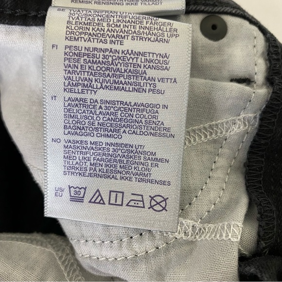 NYDJ Women's Black Mid Rise Jeans Capri Crisscross Tulip Raw Hem, Size 2 - Picture 13 of 16